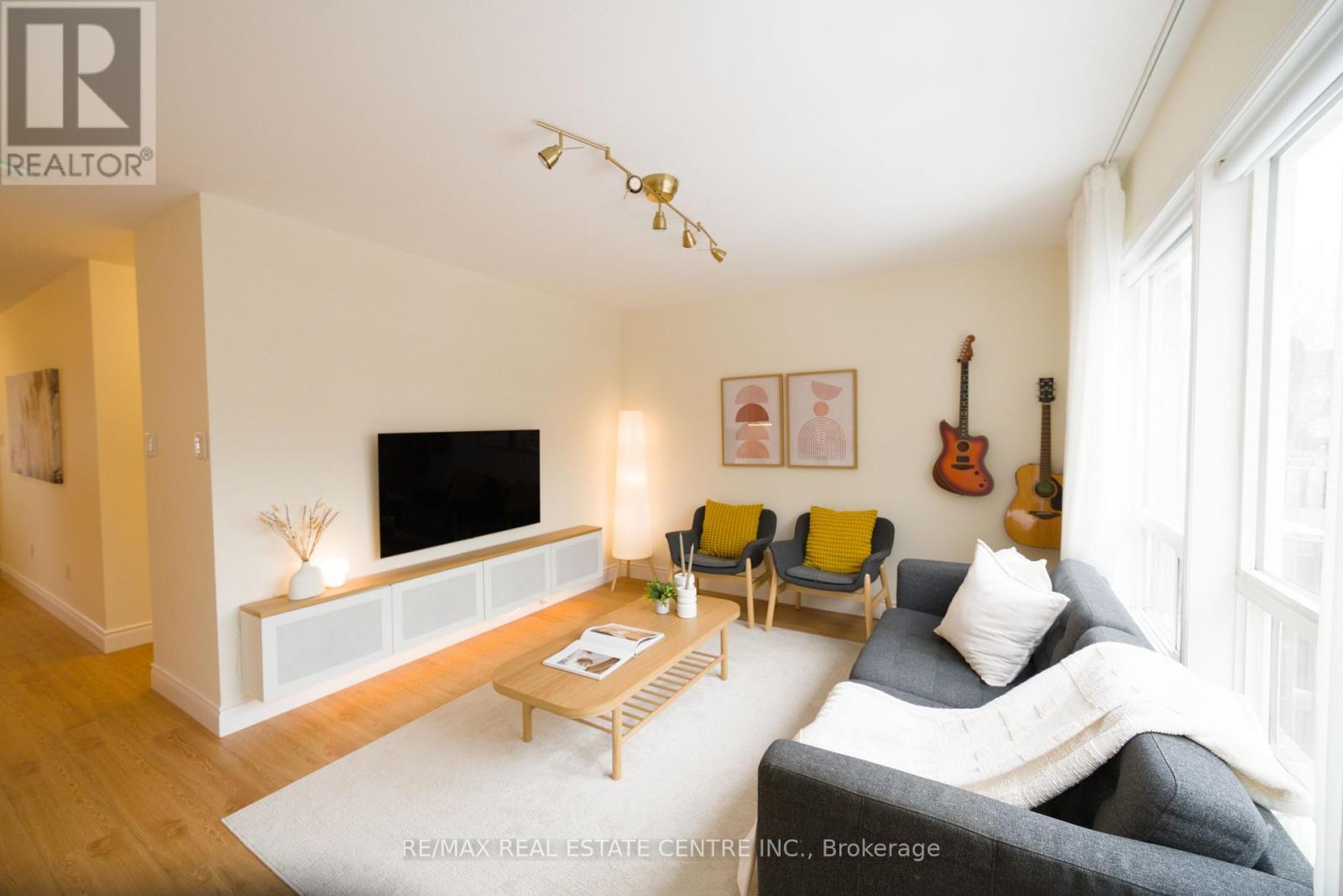 778 Johnson Heights, Milton, Ontario  L9T 0J7 - Photo 9 - W12601018