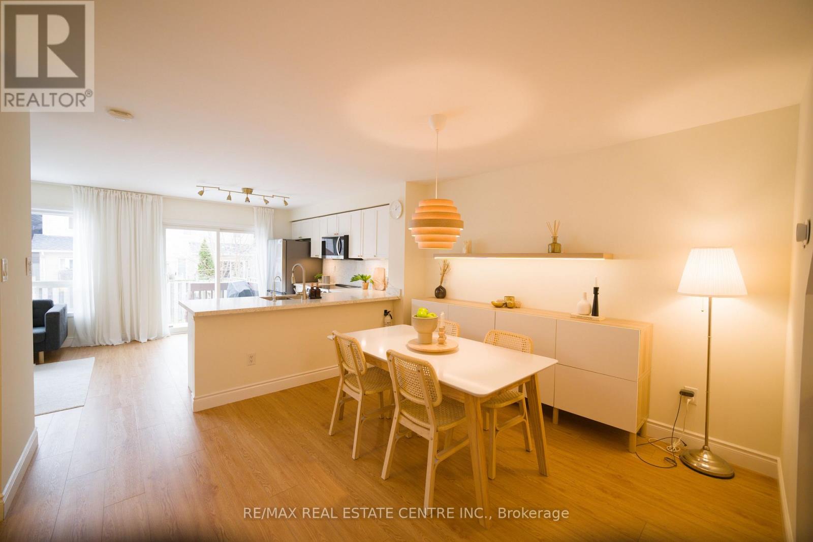 778 Johnson Heights, Milton, Ontario  L9T 0J7 - Photo 5 - W12601018