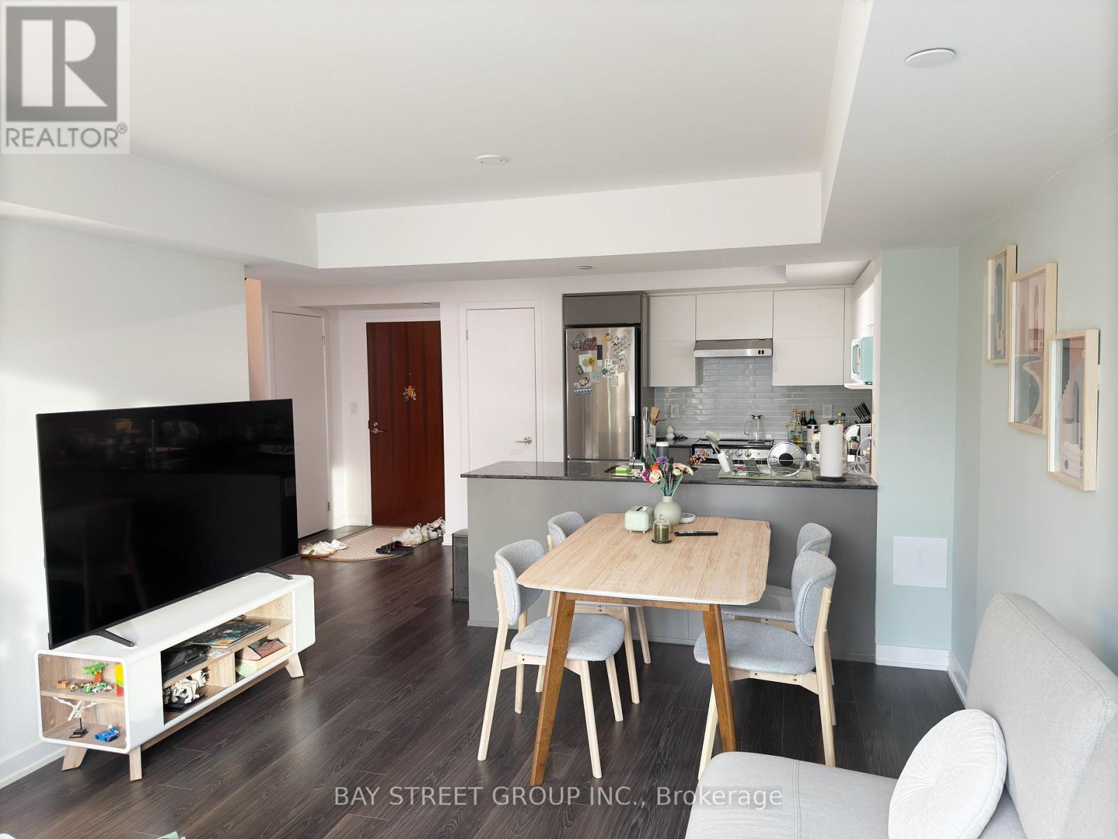 5 - 150 Flemington Road, Toronto, Ontario  M6A 0C5 - Photo 4 - W12645084