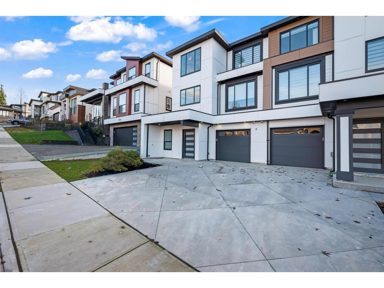 101 18002 63b Avenue, Surrey, British Columbia  V3S 4G1 - Photo 2 - R3074524