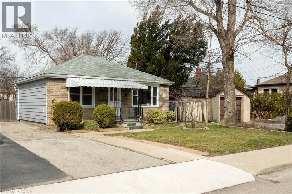 88 East 44th Street, Hamilton, Ontario  L8T 3H1 - Photo 2 - 40794718