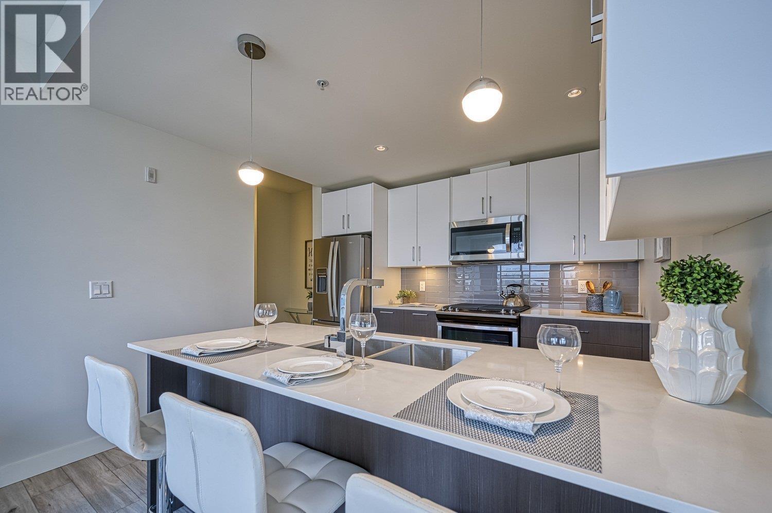 302 13040 No 2 Road, Richmond, British Columbia  V7E 0C4 - Photo 1 - R3074654