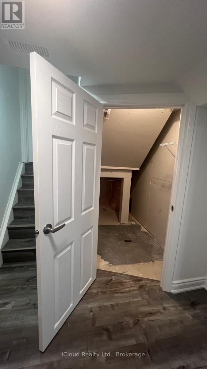 284 Landsborough Basment Avenue, Milton, Ontario  L9T 0T4 - Photo 5 - W12645102