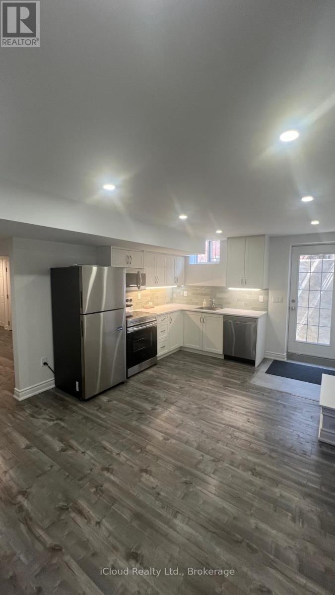 284 Landsborough Basment Avenue, Milton, Ontario  L9T 0T4 - Photo 6 - W12645102