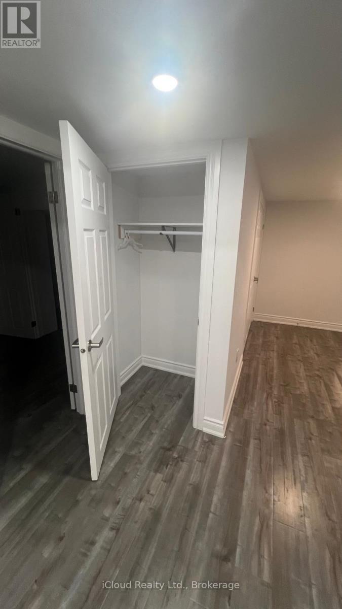 284 Landsborough Basment Avenue, Milton, Ontario  L9T 0T4 - Photo 9 - W12645102