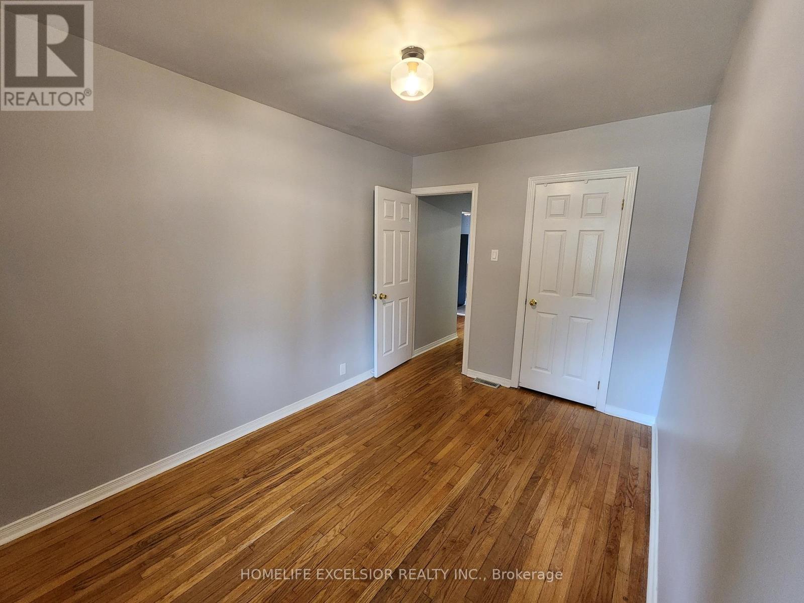 16 Sixteenth Street, Toronto, Ontario  M8V 3J8 - Photo 11 - W12645108