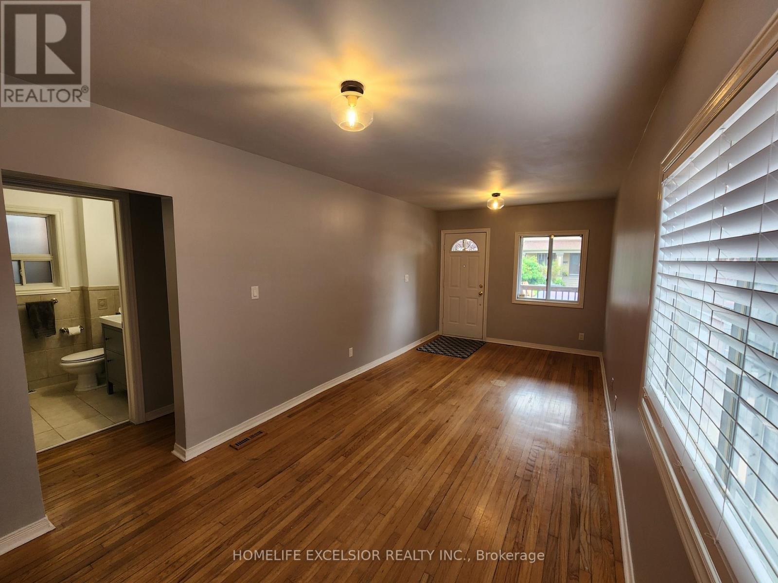 16 Sixteenth Street, Toronto, Ontario  M8V 3J8 - Photo 3 - W12645108