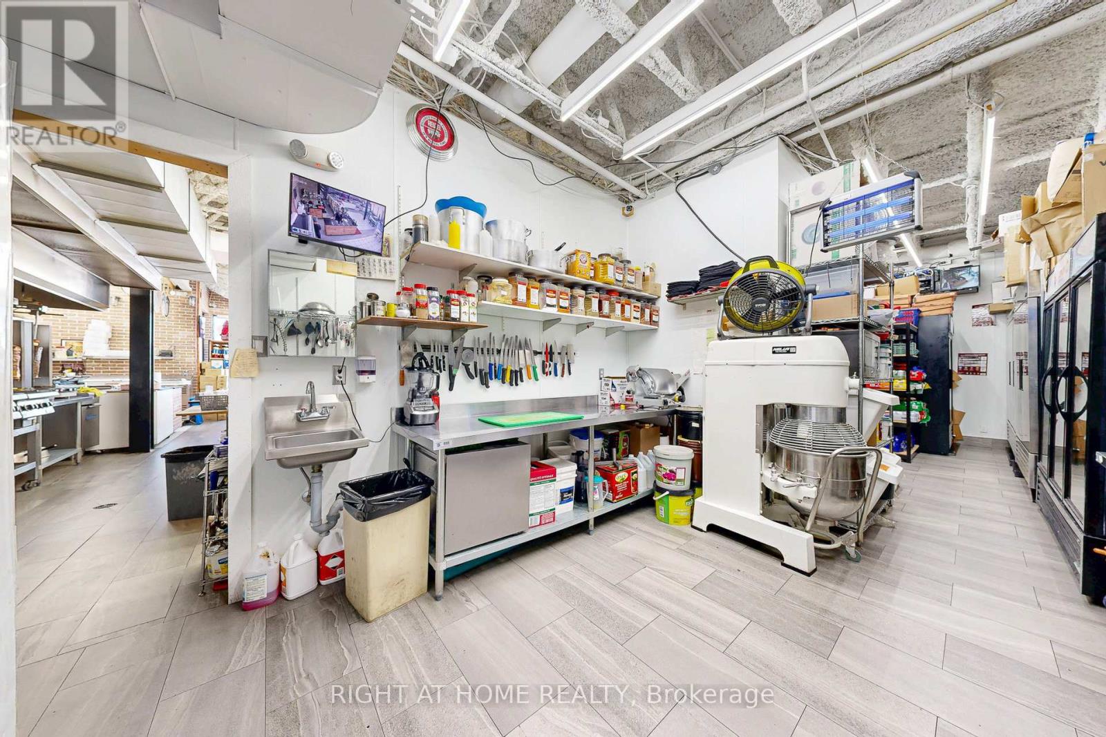 1 - 3350 Dufferin Street, Toronto, Ontario  M6A 3A4 - Photo 25 - W12645110