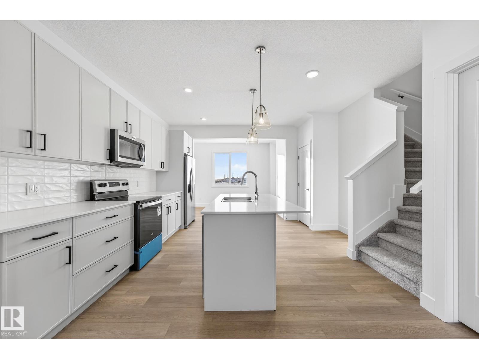 10241 92a Av, Morinville, Alberta  T8R 1A0 - Photo 10 - E4468483