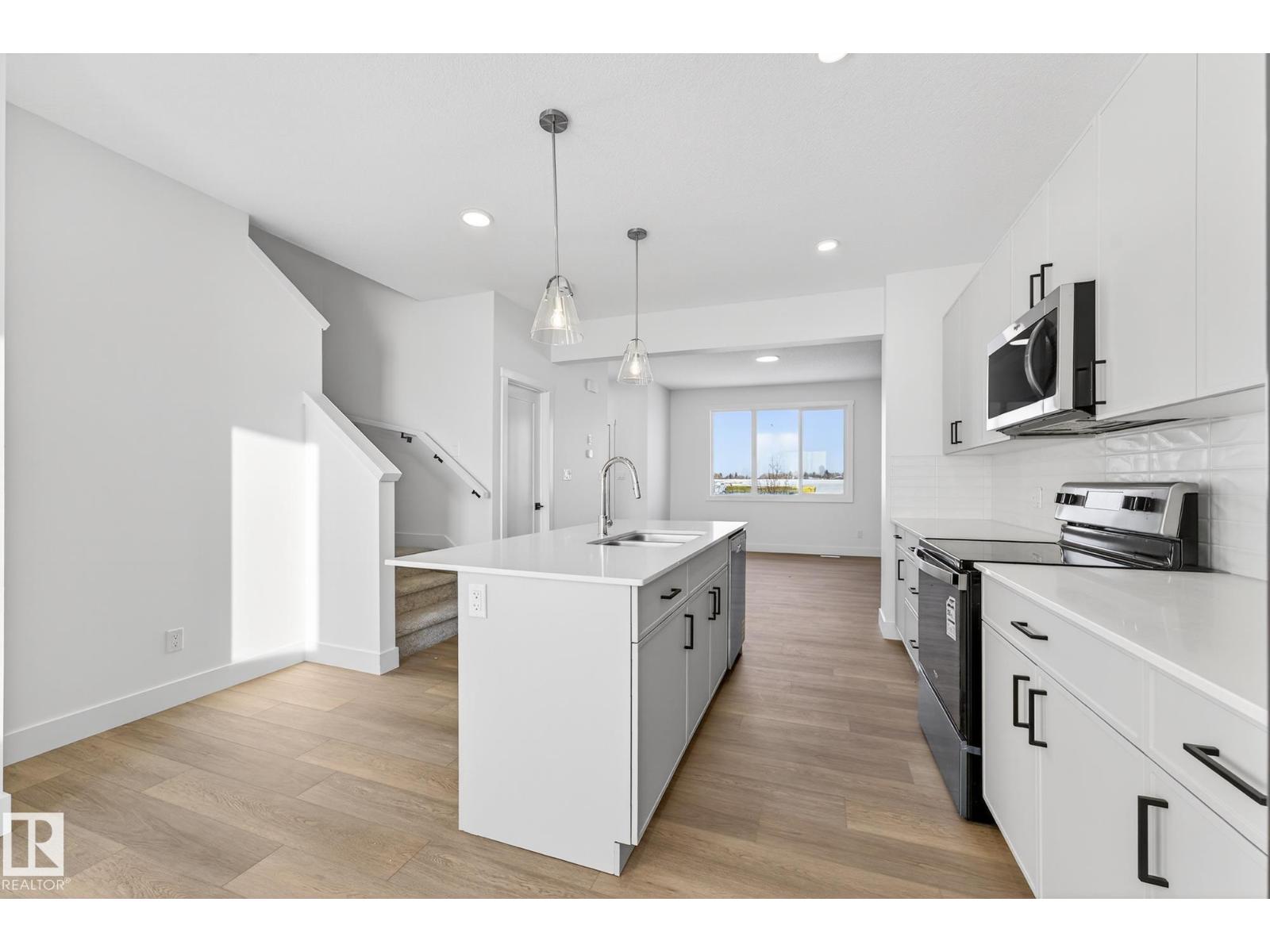 10241 92a Av, Morinville, Alberta  T8R 1A0 - Photo 12 - E4468483