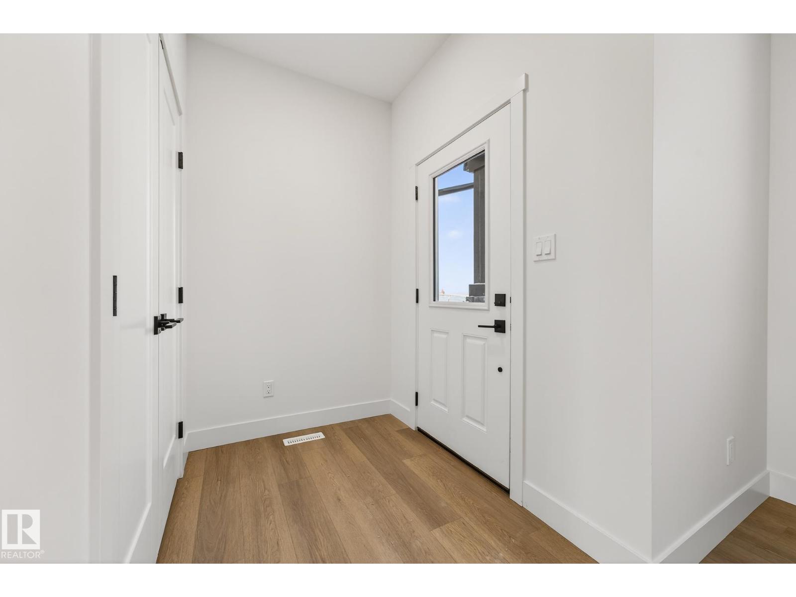 10241 92a Av, Morinville, Alberta  T8R 1A0 - Photo 3 - E4468483