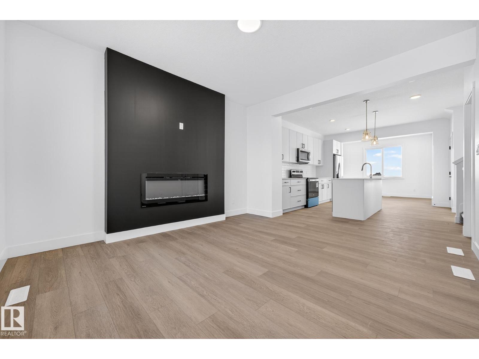 10241 92a Av, Morinville, Alberta  T8R 1A0 - Photo 5 - E4468483