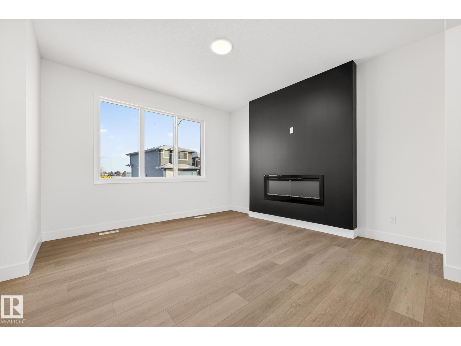 10241 92a Av, Morinville, Alberta  T8R 1A0 - Photo 6 - E4468483