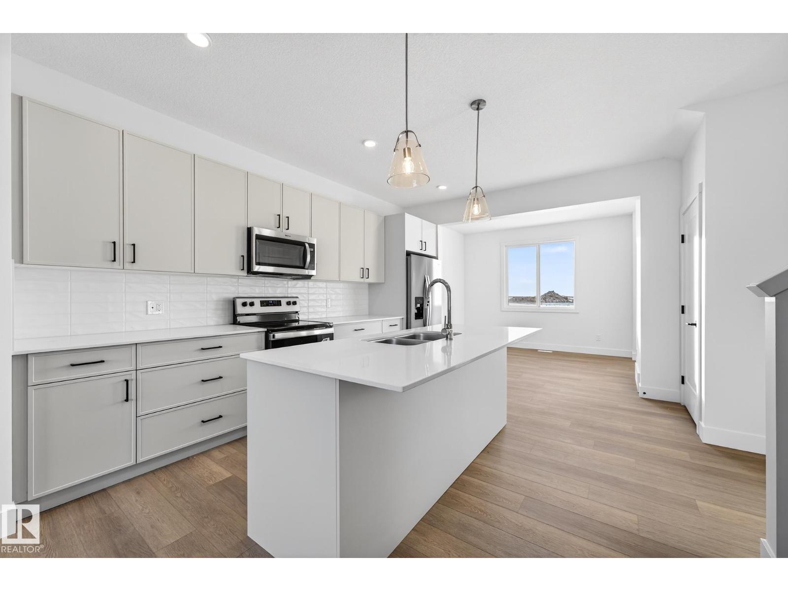 10241 92a Av, Morinville, Alberta  T8R 1A0 - Photo 9 - E4468483