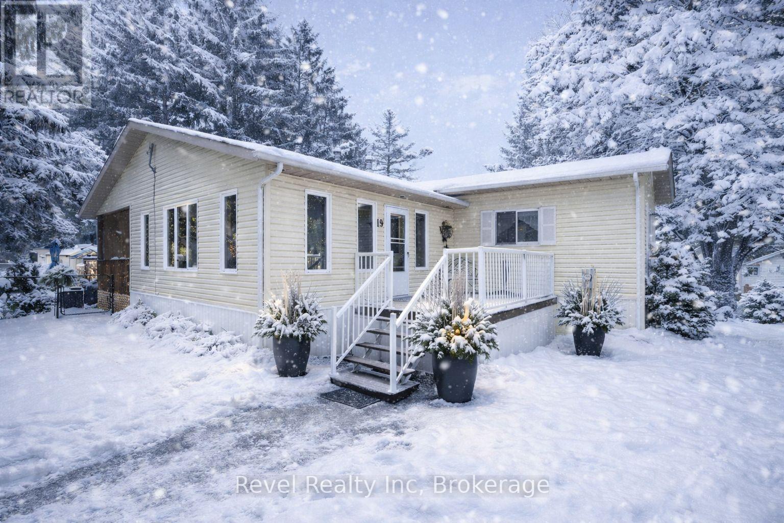 19 - 5411 Elliott Side Road, Tay, Ontario  L4R 4K3 - Photo 2 - S12452513