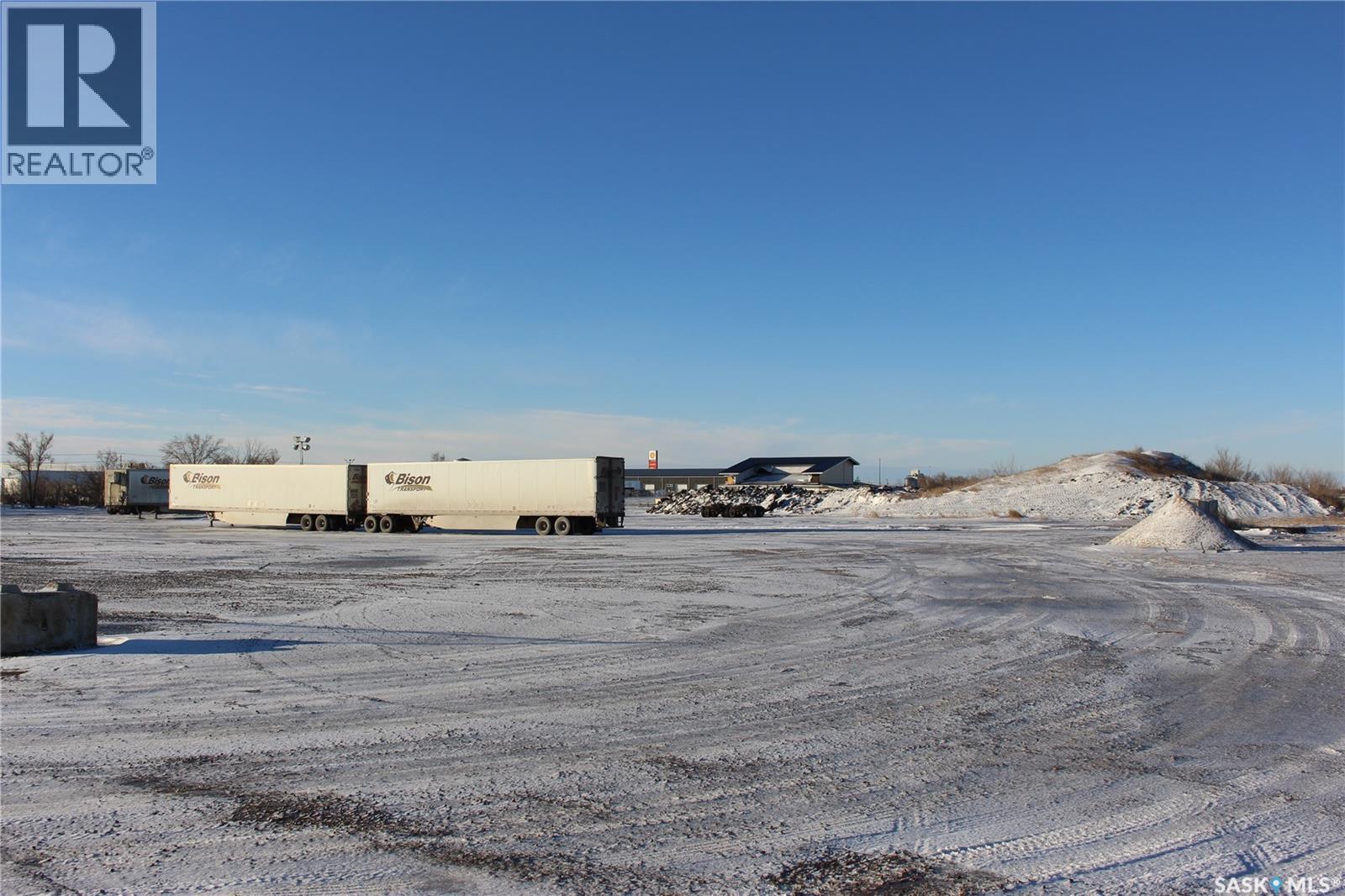 2020 Norwood Avenue, Moose Jaw, Saskatchewan  S6J 1E7 - Photo 3 - SK025804