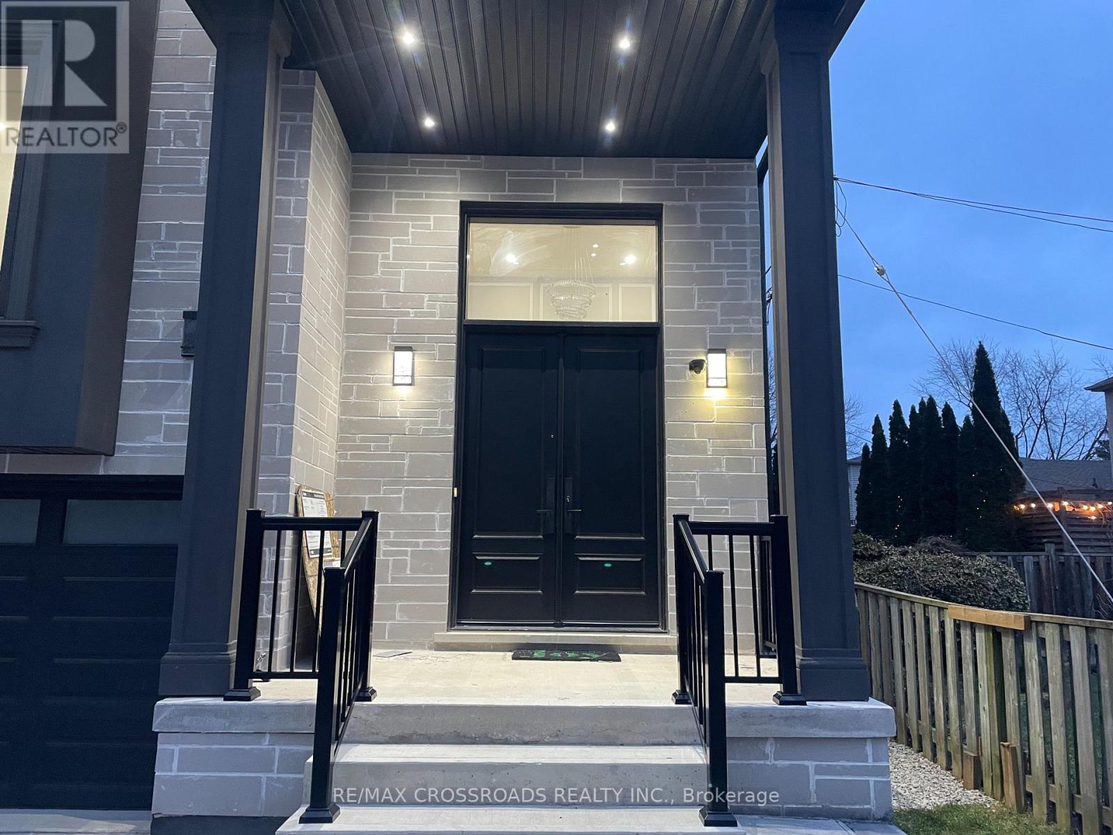 61 Bertha Avenue, Toronto, Ontario  M1L 3M3 - Photo 3 - E12639250