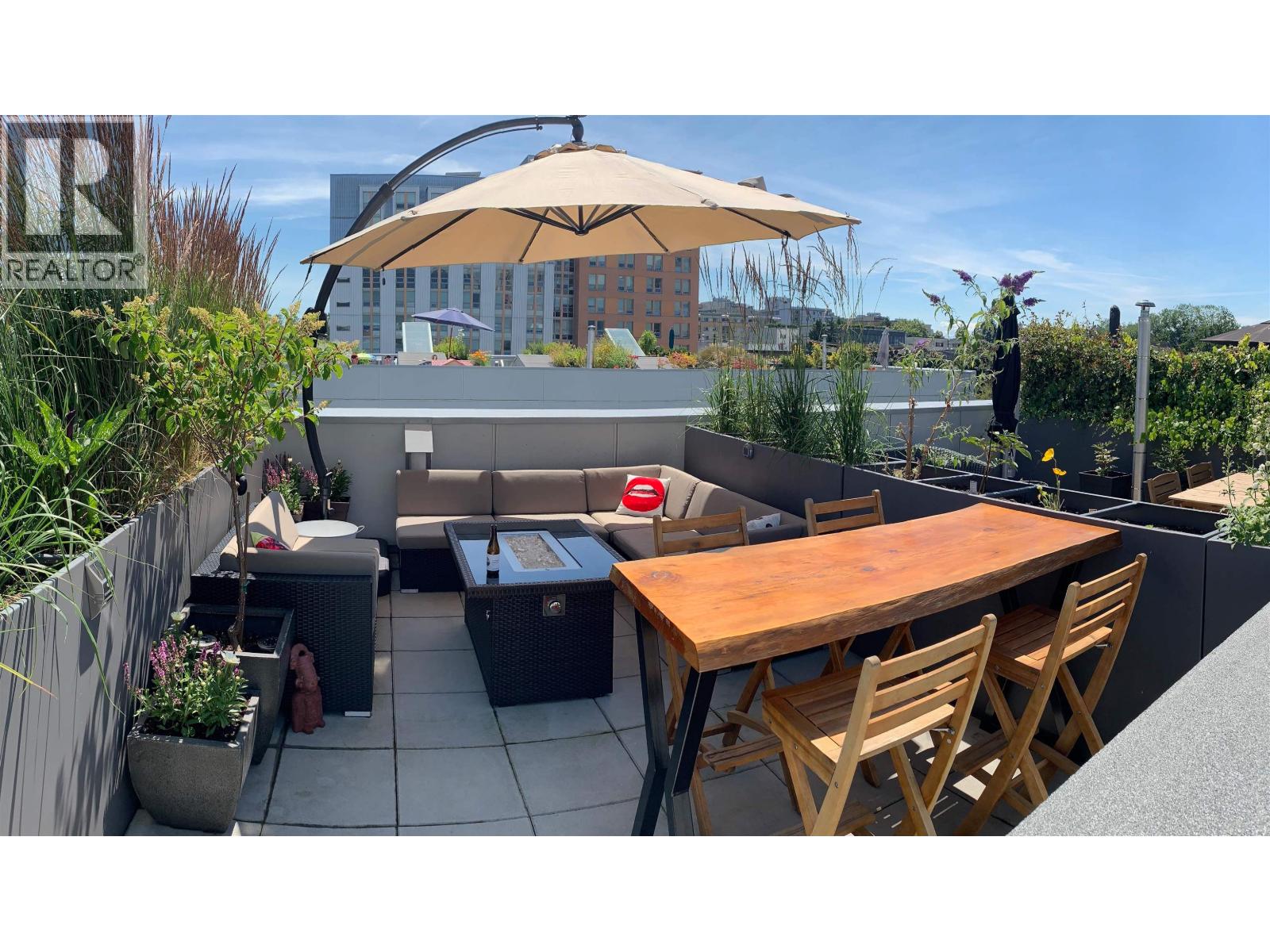 305 626 ALEXANDER STREET, Vancouver, British Columbia