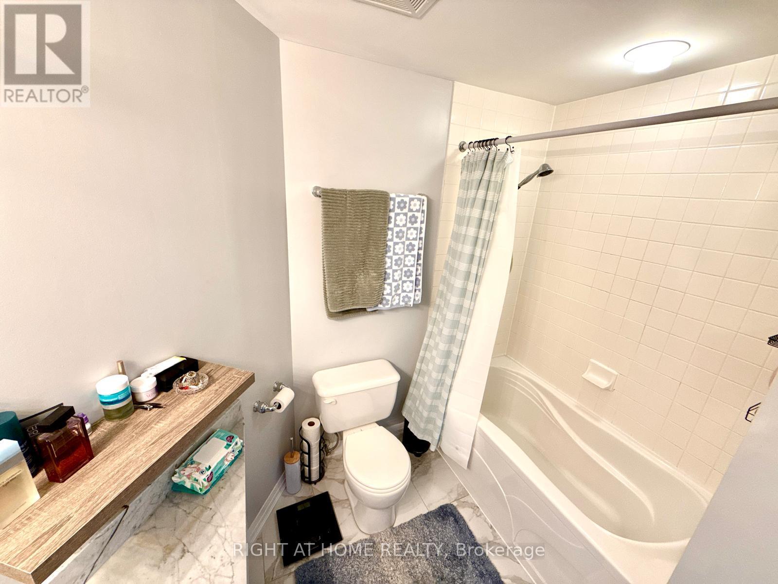 503 - 15 Windermere Avenue, Toronto, Ontario  M6S 5A2 - Photo 7 - W12609036