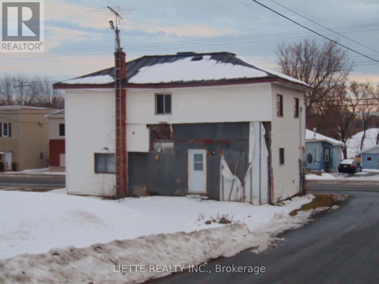 21919 Main Street, North Glengarry, Ontario  K0B 1H0 - Photo 4 - X12645144