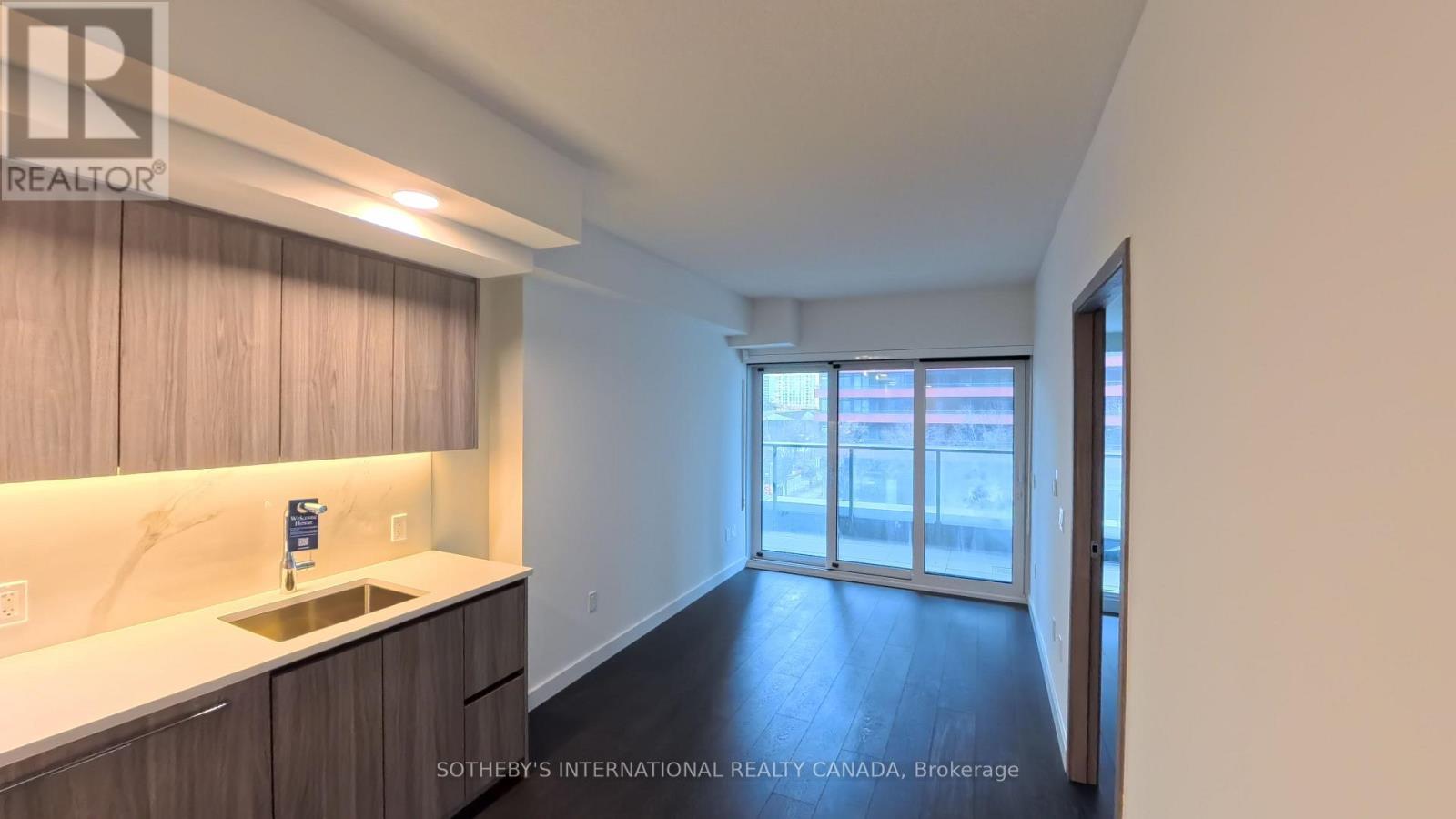 325 - 3 Concord Cityplace Way, Toronto, Ontario  M5V 0X4 - Photo 4 - C12645154