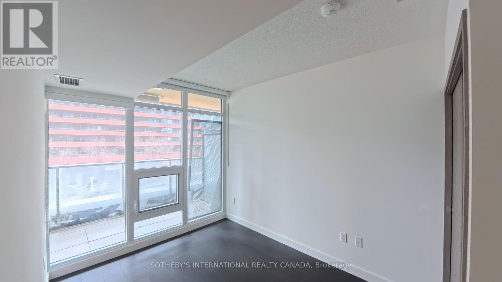 325 - 3 Concord Cityplace Way, Toronto, Ontario  M5V 0X4 - Photo 6 - C12645154