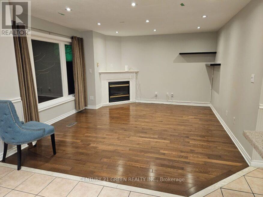 Main & 2nd Floor - 3299 Cactus Gate, Mississauga, Ontario  L5N 8A5 - Photo 8 - W12642982