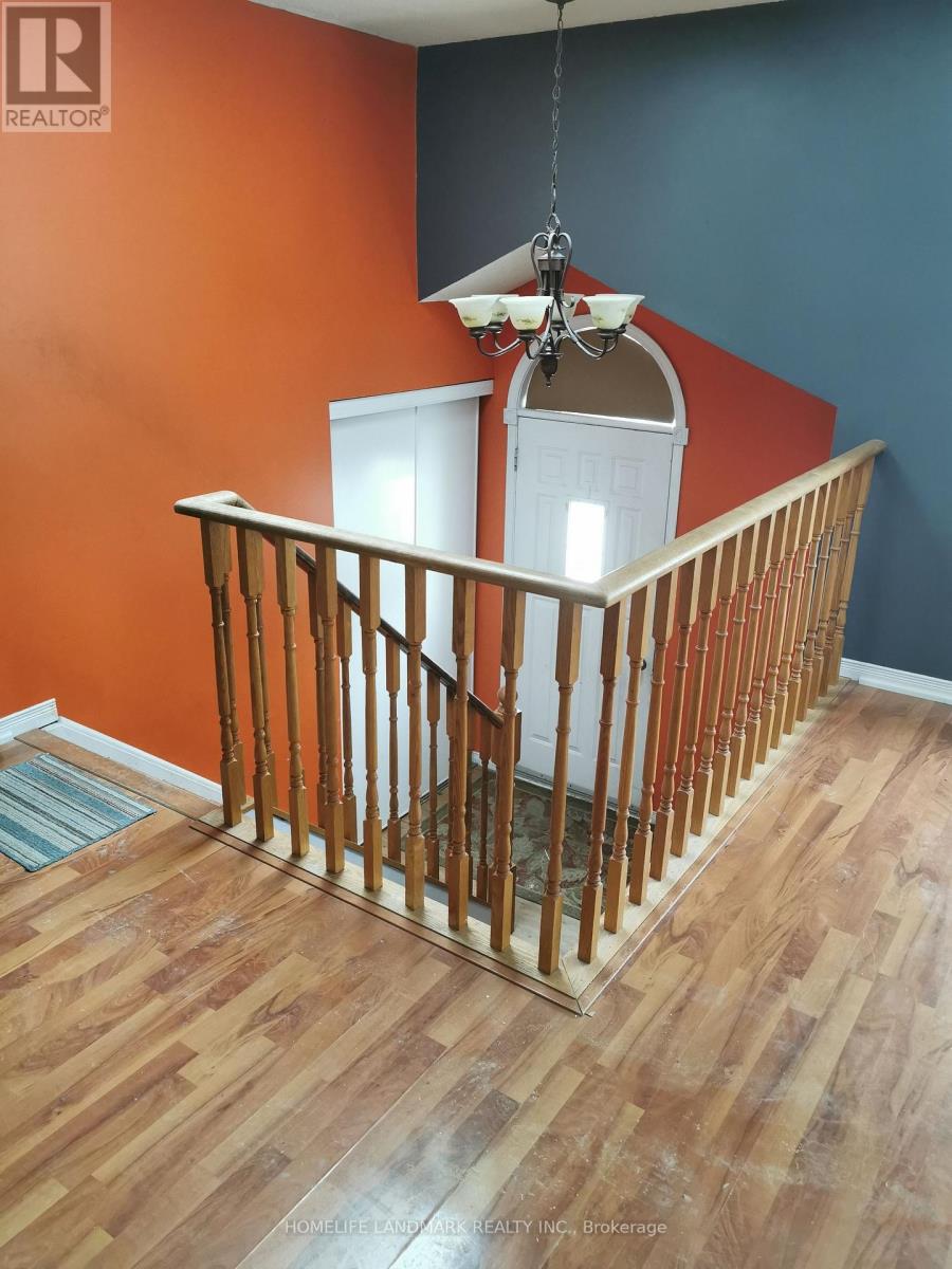 29 Finlay Road, Barrie (West Bayfield), Ontario  L4N 7T8 - Photo 2 - S12645148