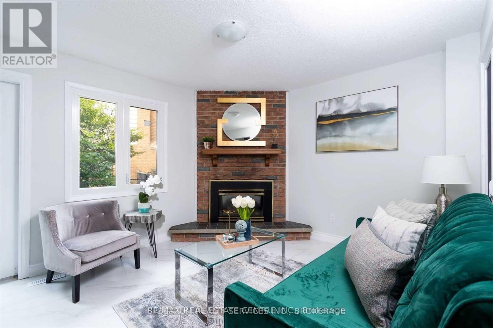 (Upper) - 32 Verity Court, Brampton, Ontario  L6Y 2L7 - Photo 3 - W12645150