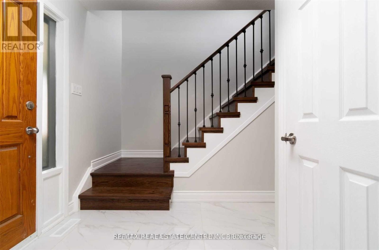 (Upper) - 32 Verity Court, Brampton, Ontario  L6Y 2L7 - Photo 8 - W12645150