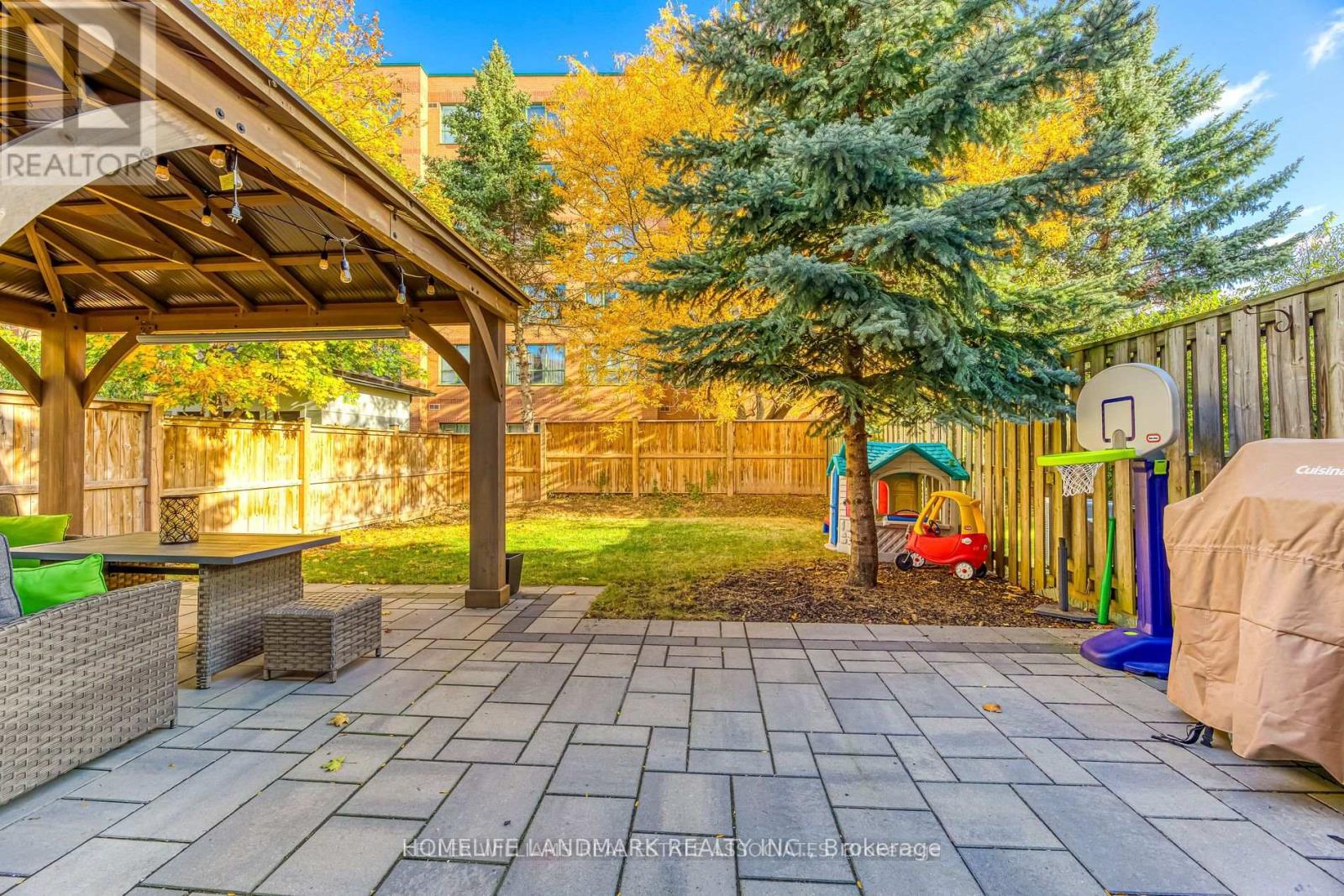 1201 Lindsay Drive, Oakville, Ontario  L6M 3B8 - Photo 19 - W12645152