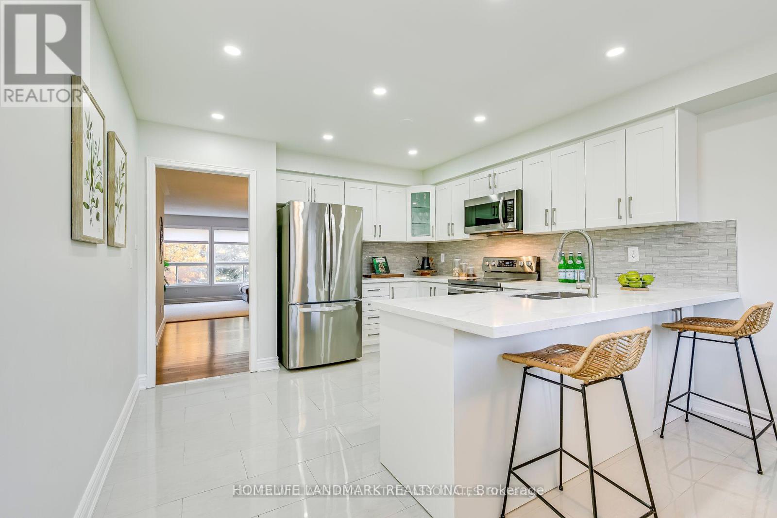 1201 Lindsay Drive, Oakville, Ontario  L6M 3B8 - Photo 7 - W12645152