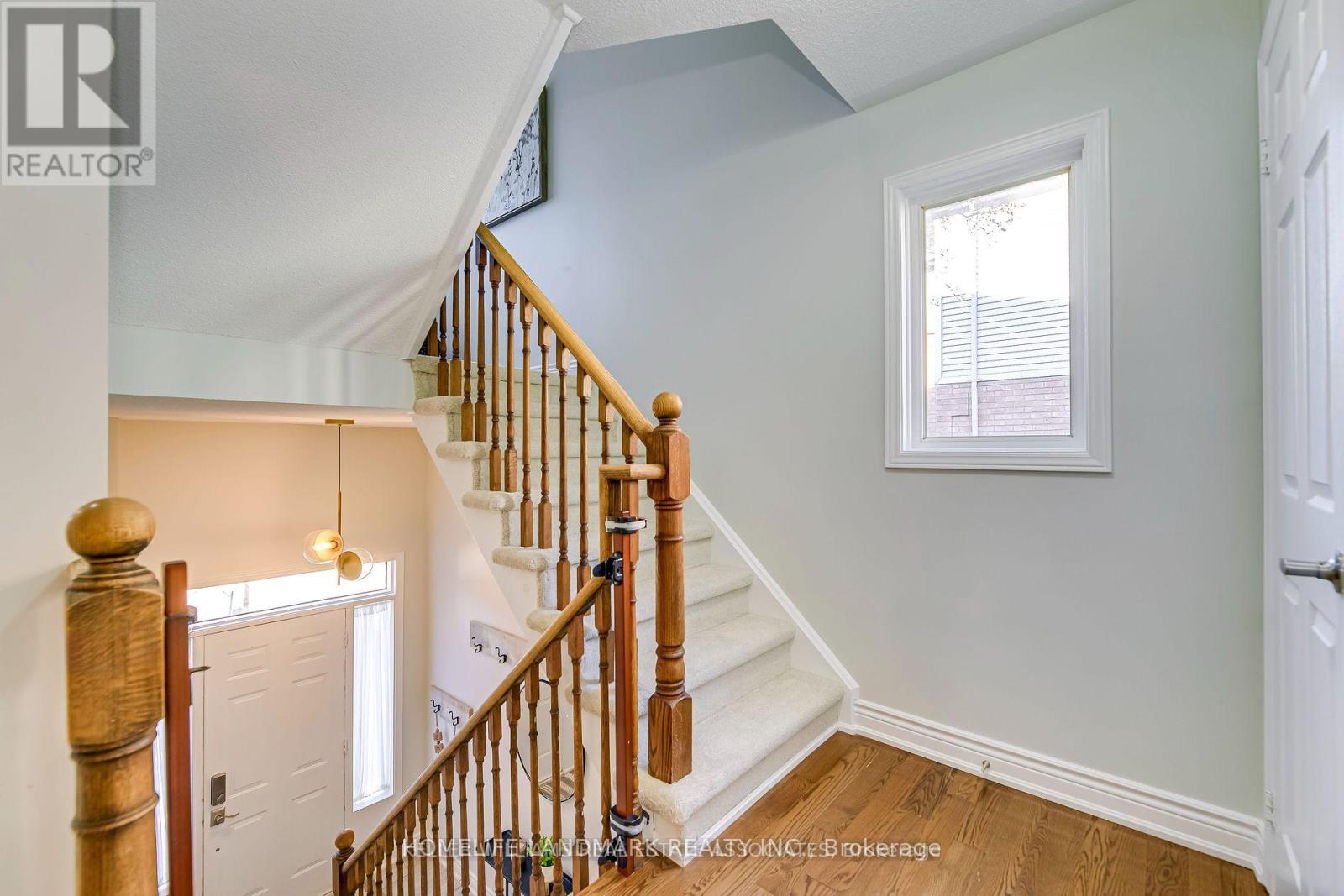 1201 Lindsay Drive, Oakville, Ontario  L6M 3B8 - Photo 8 - W12645152