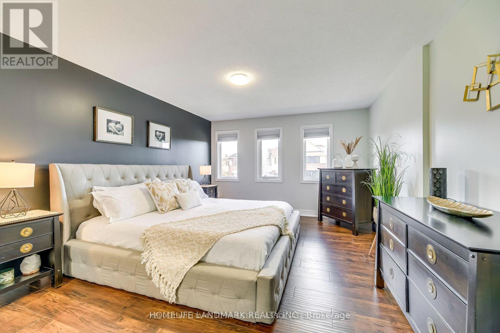 1201 Lindsay Drive, Oakville, Ontario  L6M 3B8 - Photo 9 - W12645152