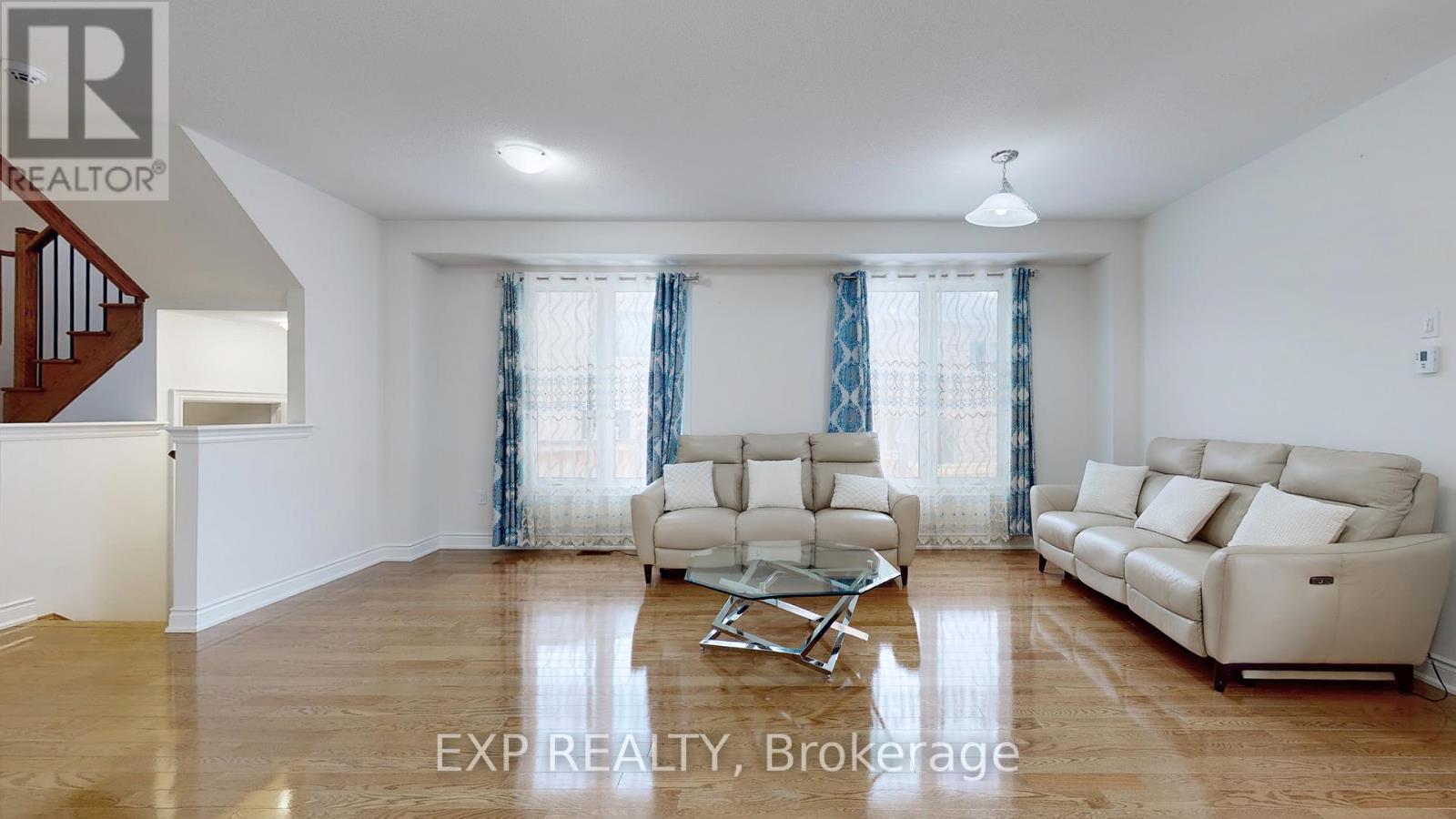 19 Meadow Vista Crescent, East Gwillimbury, Ontario  L9N 0T4 - Photo 4 - N12645156