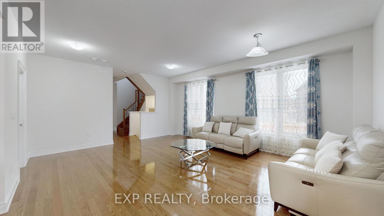 19 Meadow Vista Crescent, East Gwillimbury, Ontario  L9N 0T4 - Photo 5 - N12645156