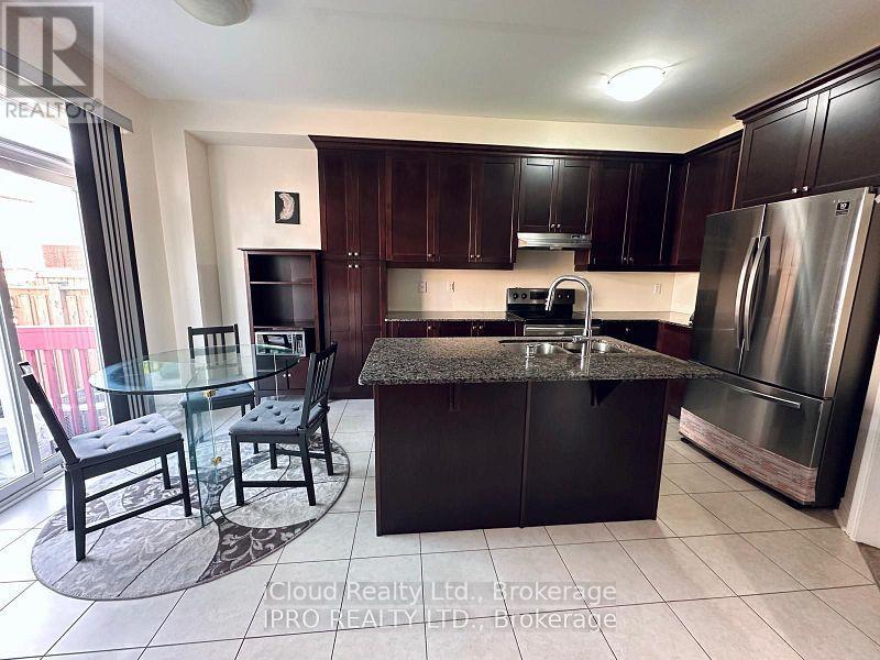 (Upper) - 15 Baby Pointe Trail, Brampton, Ontario  L7A 0W1 - Photo 9 - W12628612