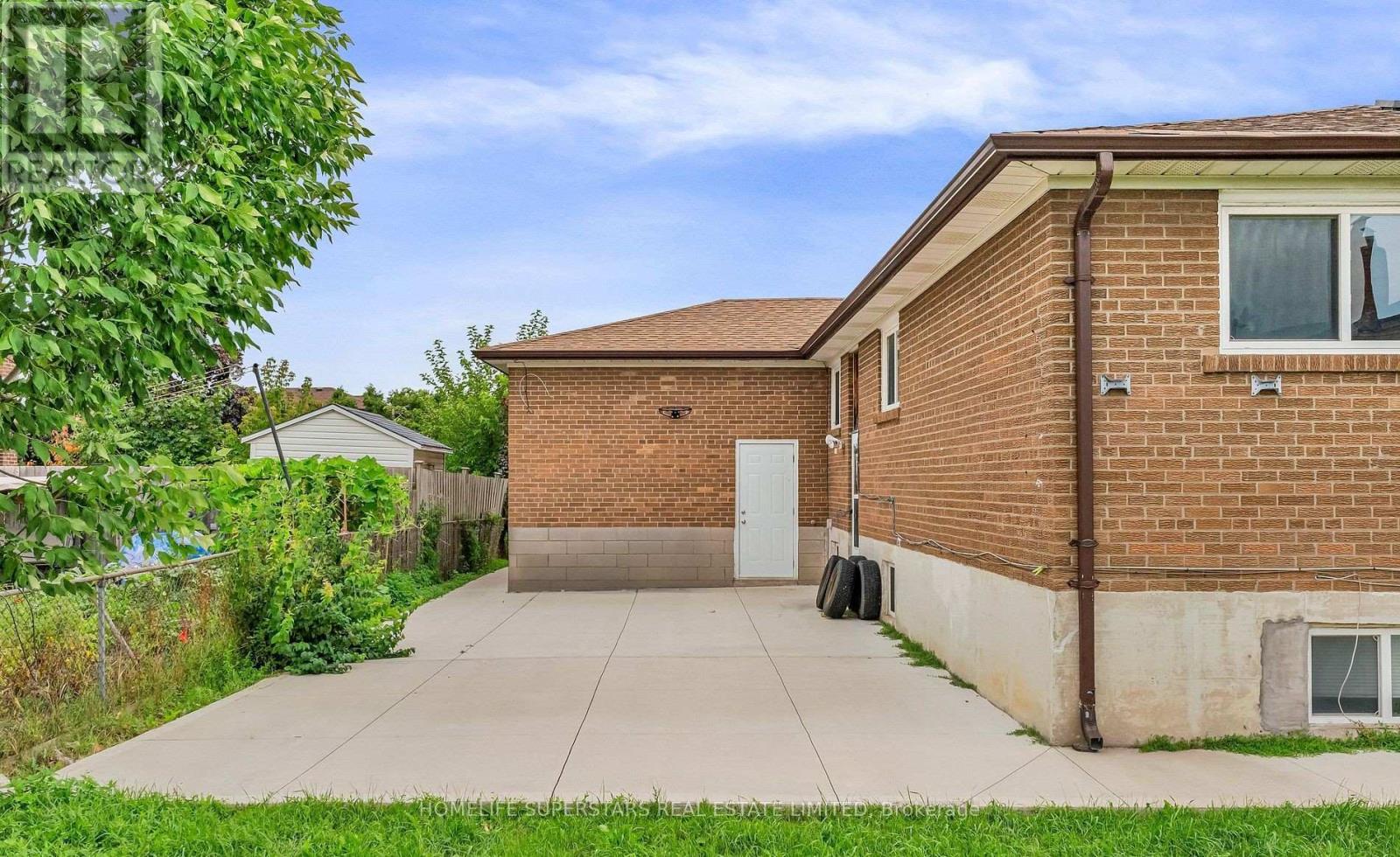 Upper Level - 3716 Teeswater Road, Mississauga, Ontario  L4T 2A4 - Photo 24 - W12645180