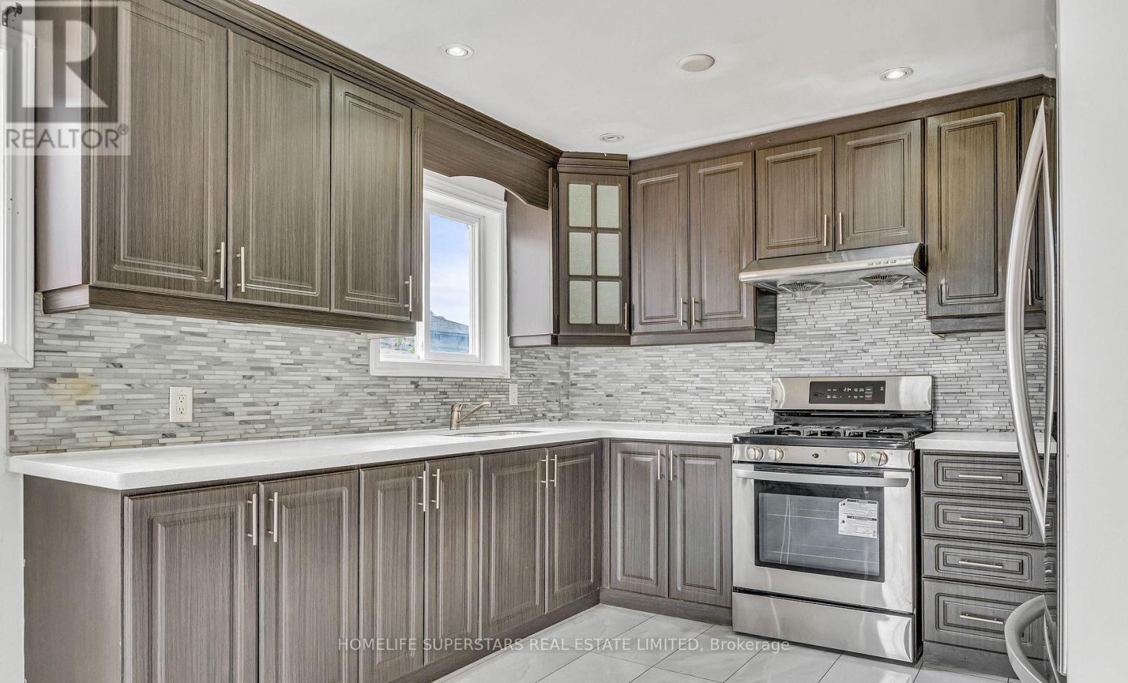 Upper Level - 3716 Teeswater Road, Mississauga, Ontario  L4T 2A4 - Photo 7 - W12645180