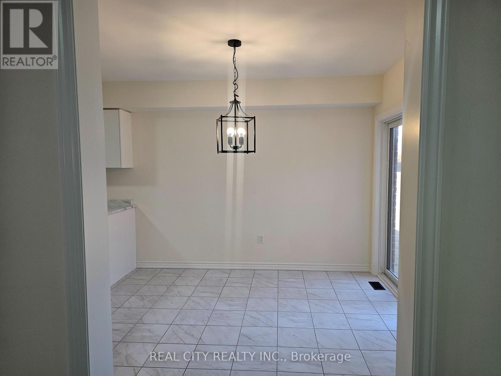 5 Heather Fullerton Road, Georgina, Ontario  L0E 1R0 - Photo 11 - N12441870