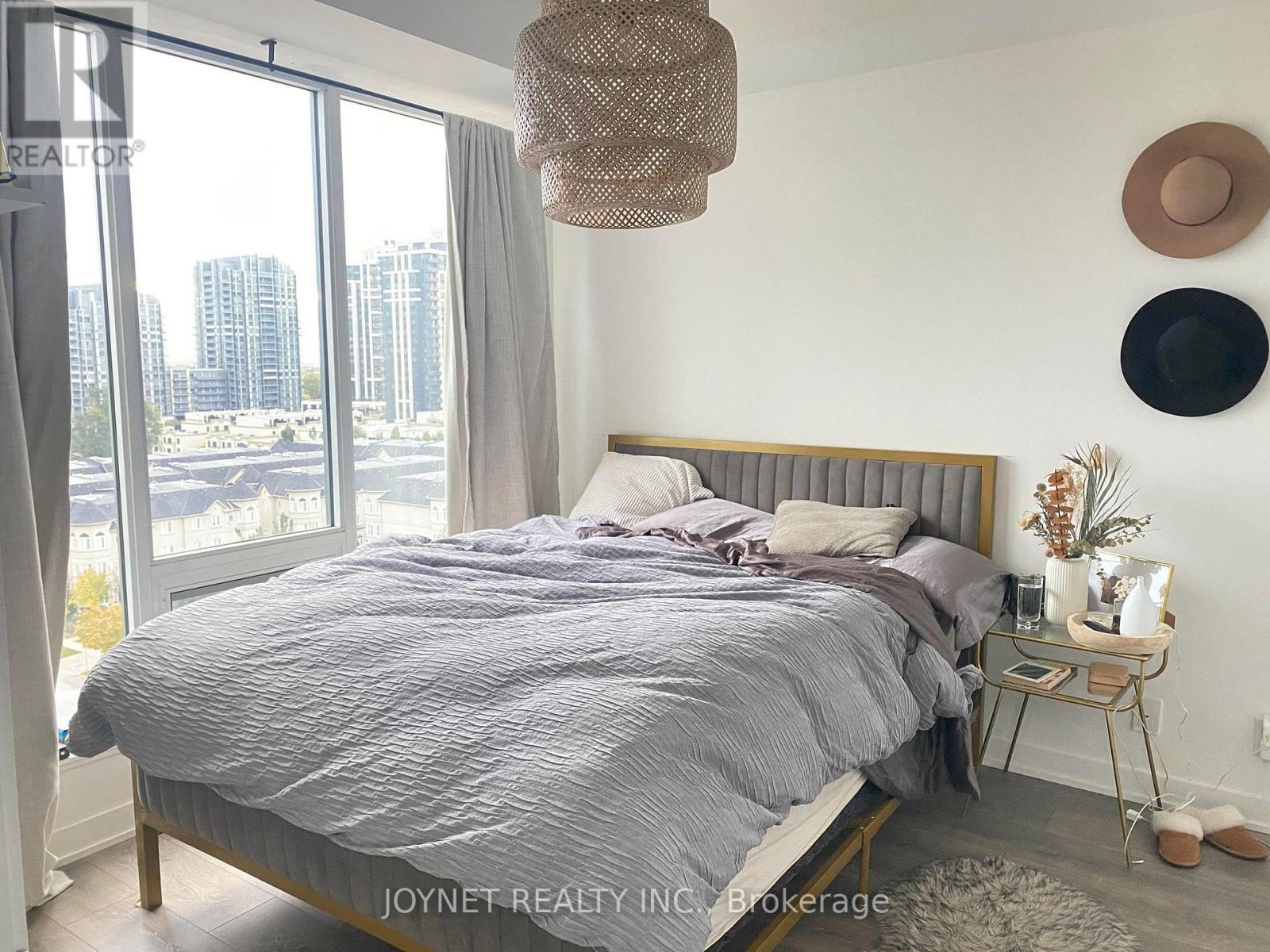 903 - 28 AVONDALE AVENUE, Toronto, Ontario