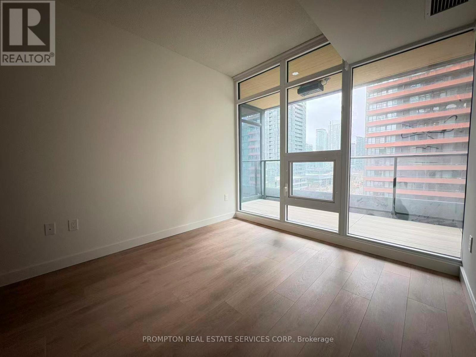 #723 - 3 Concord Cityplace Way, Toronto, Ontario  M5V 0X4 - Photo 4 - C12645204