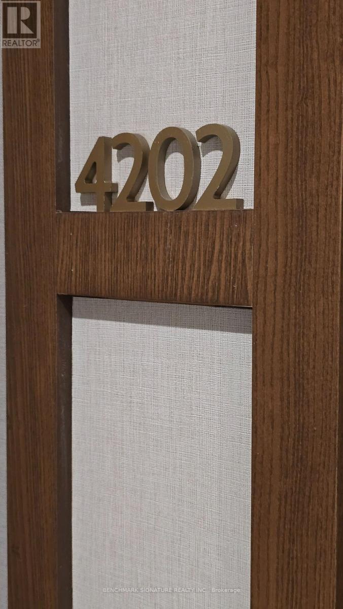 4202 - 1000 Portage Parkway, Vaughan, Ontario  L4K 0L1 - Photo 3 - N12645198