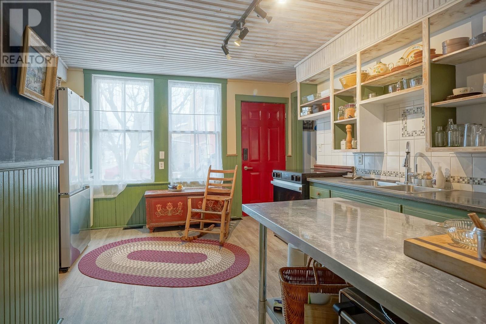 240 Hillsborough Street, Charlottetown, Prince Edward Island  C1A 4X1 - Photo 9 - 202529623