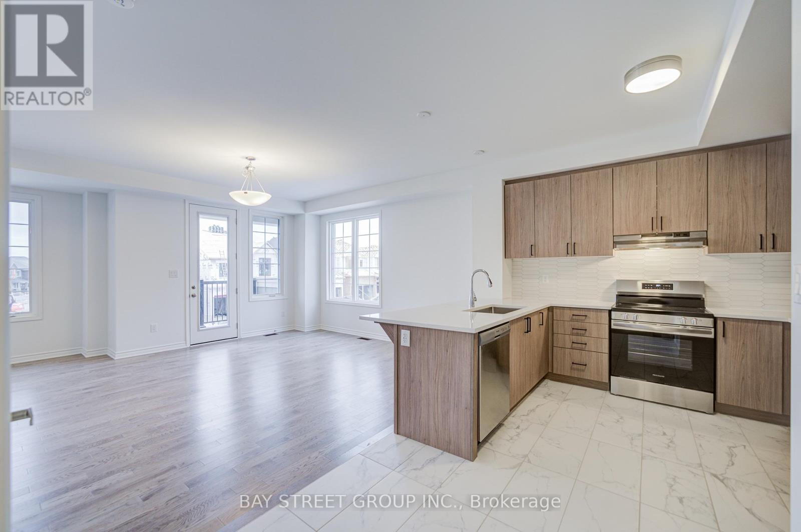 118 Azure Drive, Markham, Ontario  L6C 3M3 - Photo 13 - N12645212