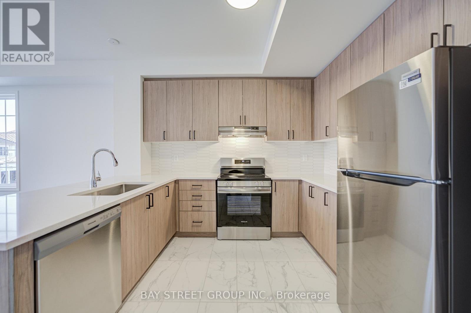 118 Azure Drive, Markham, Ontario  L6C 3M3 - Photo 15 - N12645212