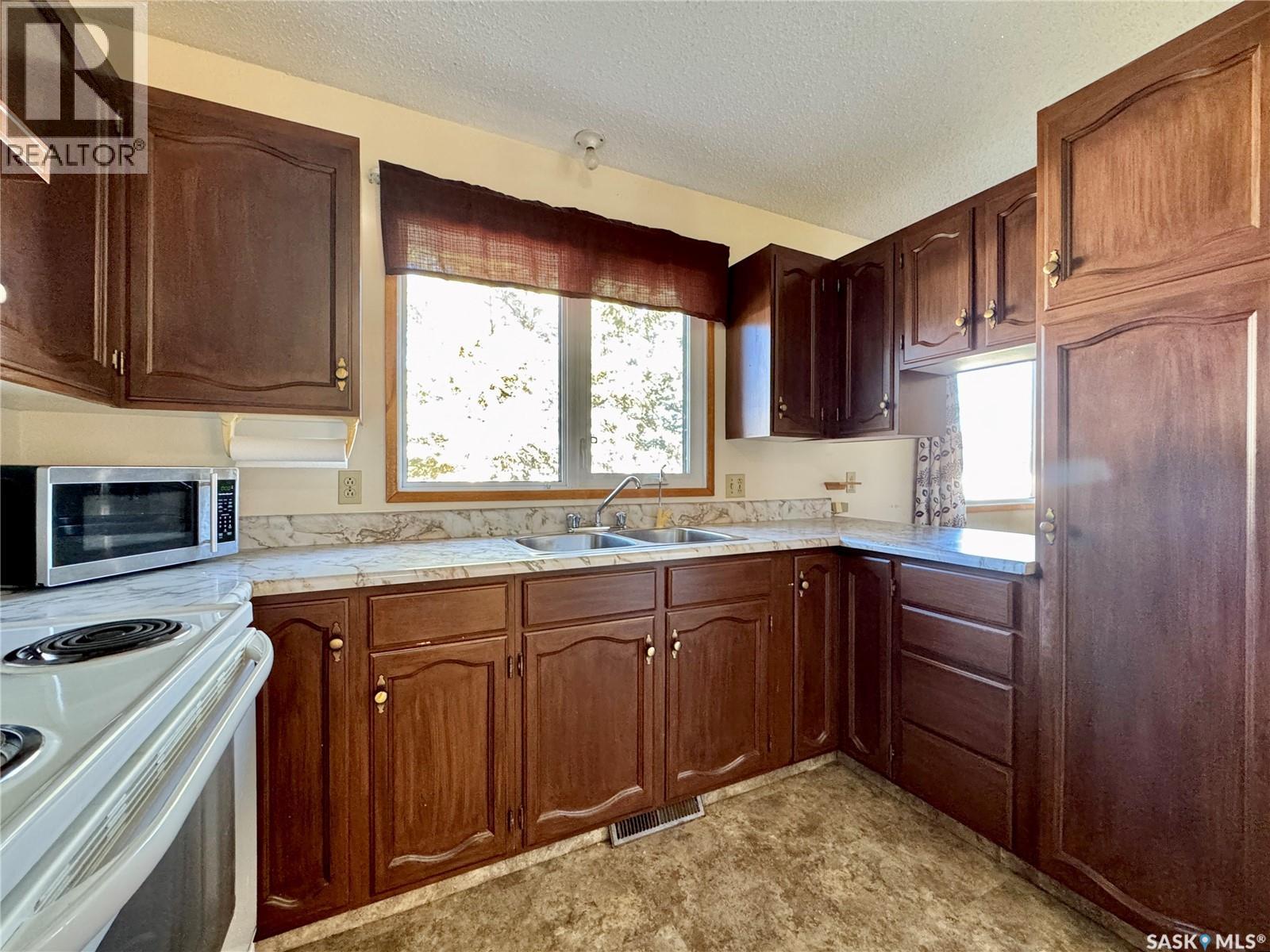 221 River Heights Drive, Langenburg, Saskatchewan  S0A 2A0 - Photo 8 - SK021541