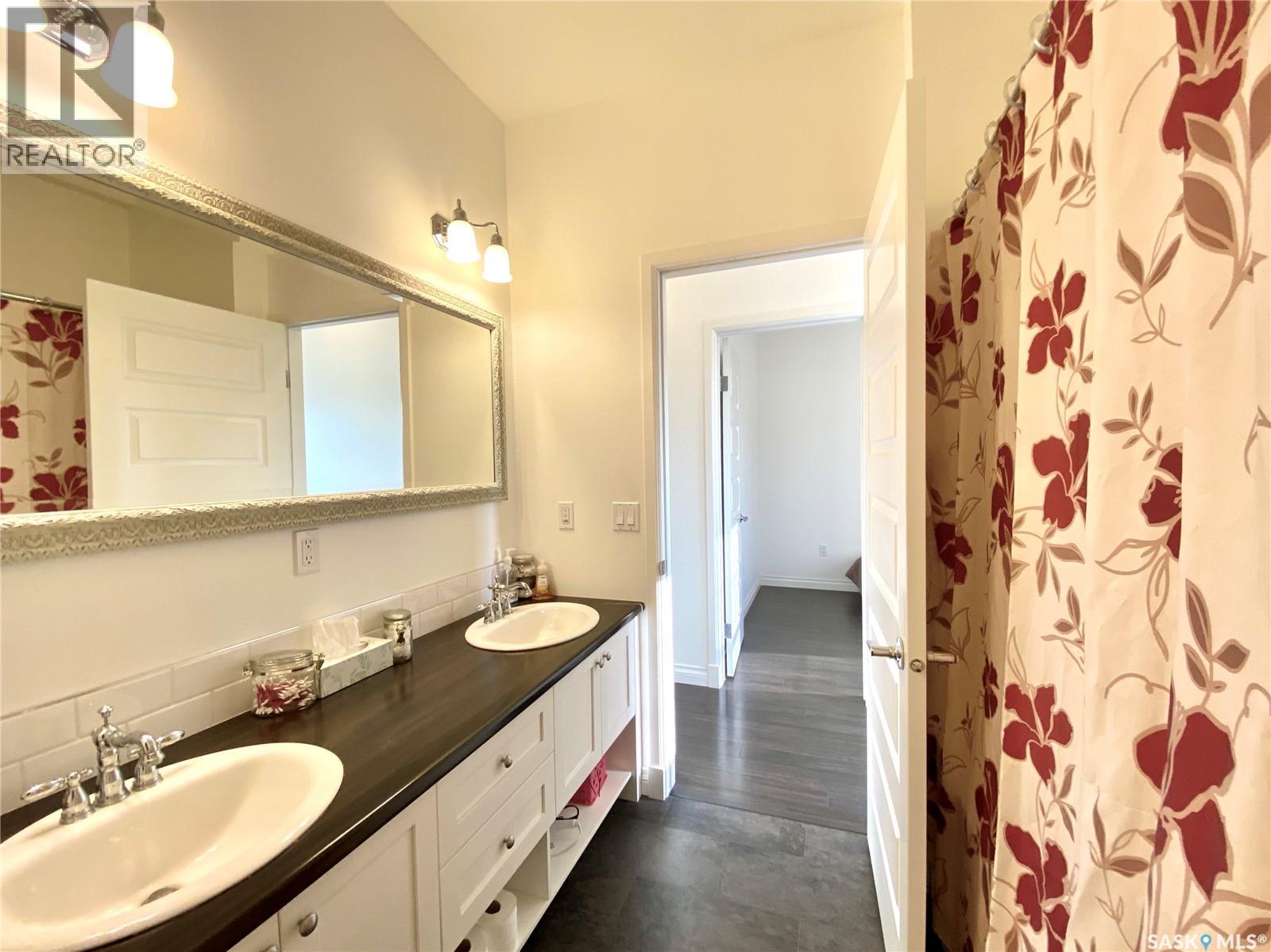 A & B 422 St Mary Street, Esterhazy, Saskatchewan  S0A 0X0 - Photo 40 - SK024256