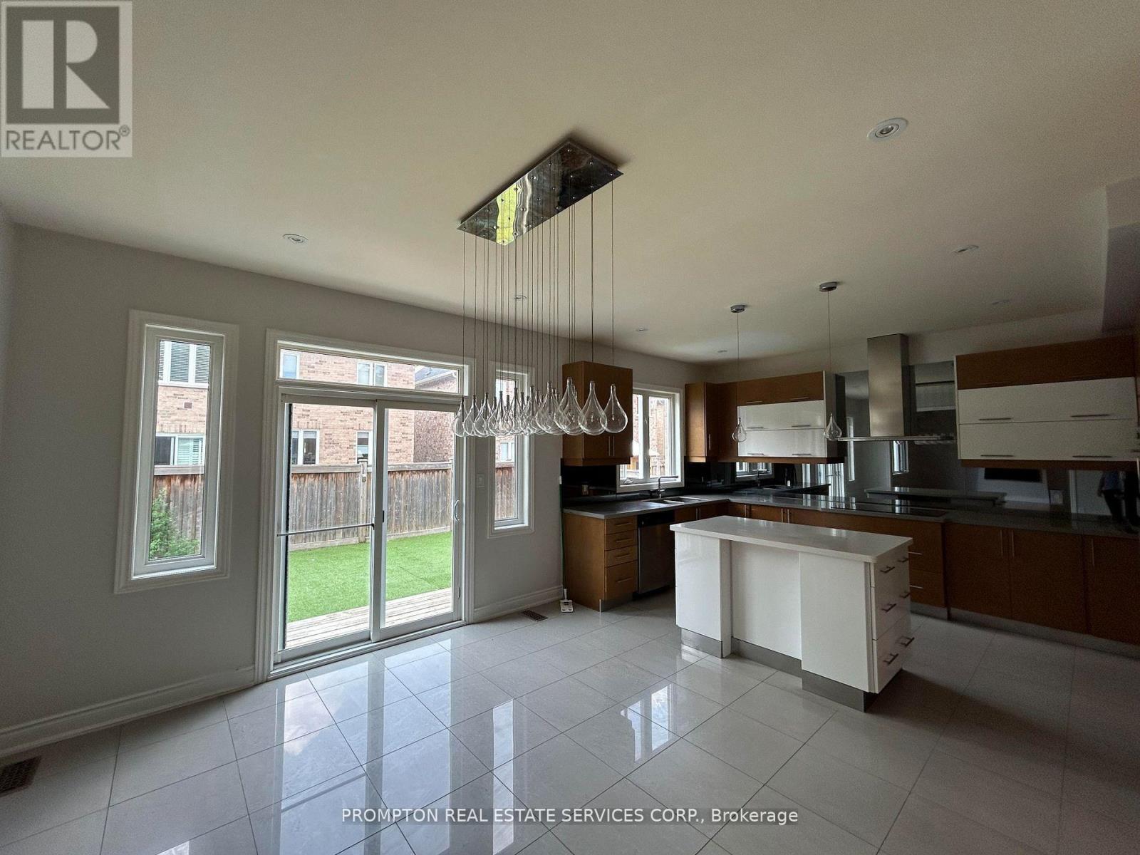 981 Goring Circle, Newmarket, Ontario  L3X 0A1 - Photo 6 - N12645232