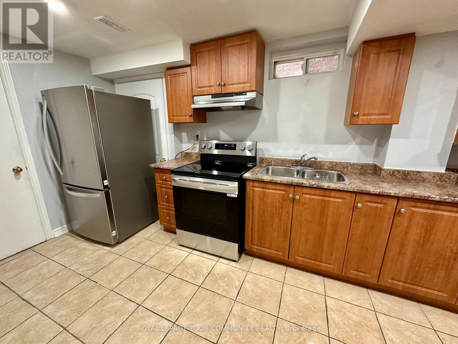 Lower - 288 Monte Carlo Drive, Vaughan, Ontario  L4H 1R2 - Photo 5 - N12644480